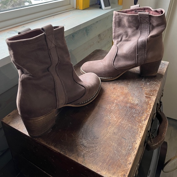 Lavorazione Artigiana leather boot for Sundance. Size 37 fits size 6.  EUC. - Picture 3 of 9